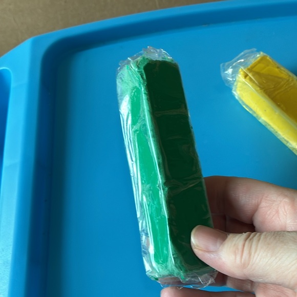 NWOT modeling clay for art projects in yellow and green, individually wrapped - Picture 4 of 5